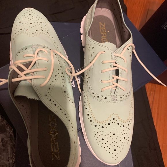 Shoes - Picture 2 of 8